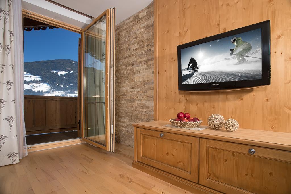 Brixnerhof Im Zillertal Hotel Schlitters Exterior photo